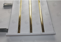 Комплект реечного потолка для ванной 2х2 м ППР-84 (0102 белый матовый/0402 золото зеркальный)